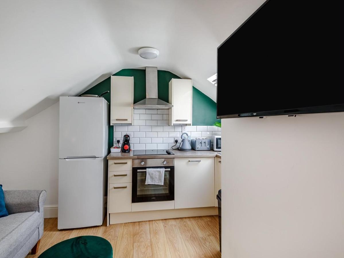 Modern Apartment In Central לינקולן מראה חיצוני תמונה